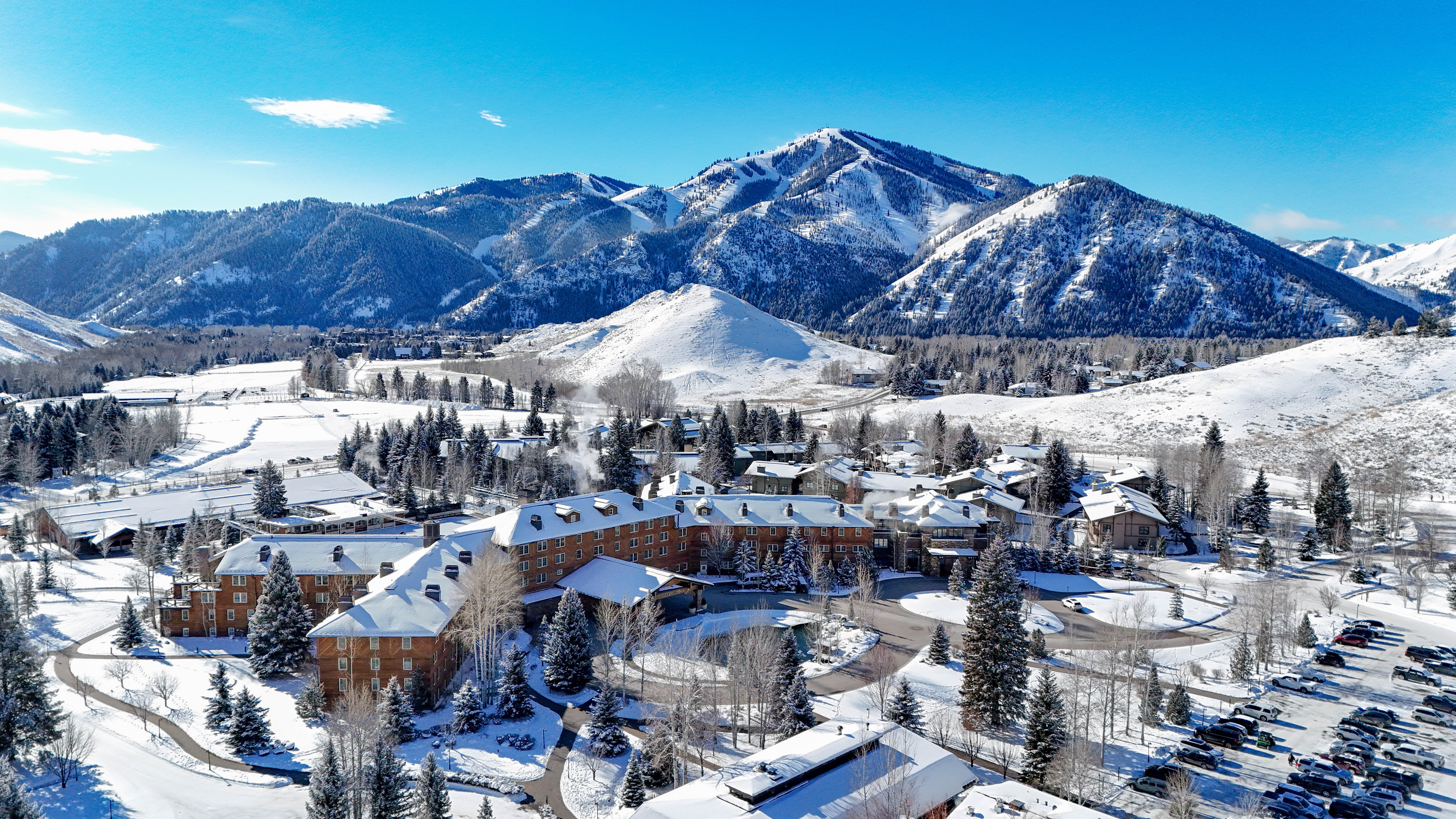 svr_svlodge_aerial_scenic_jan_winter_2024_gilmour_hayden_2
